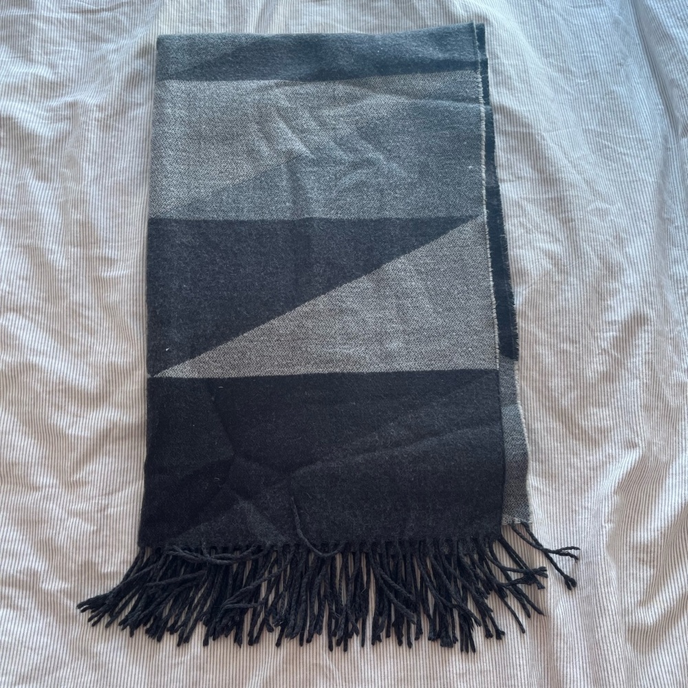 Geometric Black and Gray Scarf